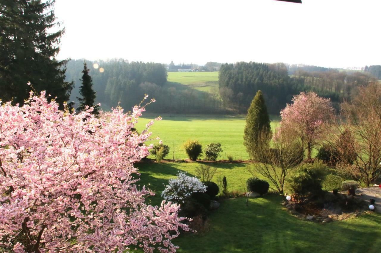 Kleines Haus Mitten In Der Natur Mit Eigener Terrasse Und Sonnenbalkon Halver Exterior foto