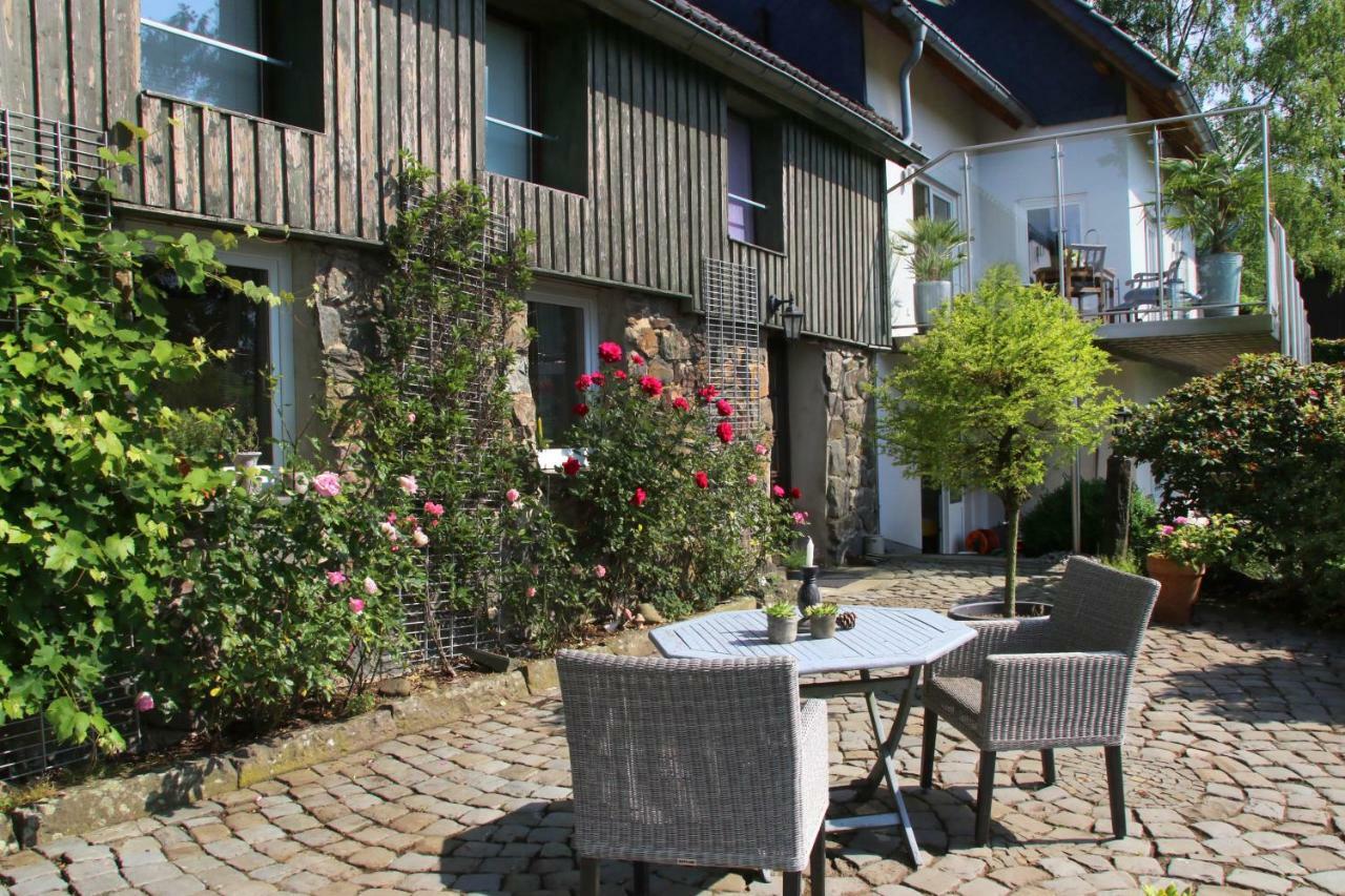 Kleines Haus Mitten In Der Natur Mit Eigener Terrasse Und Sonnenbalkon Halver Exterior foto