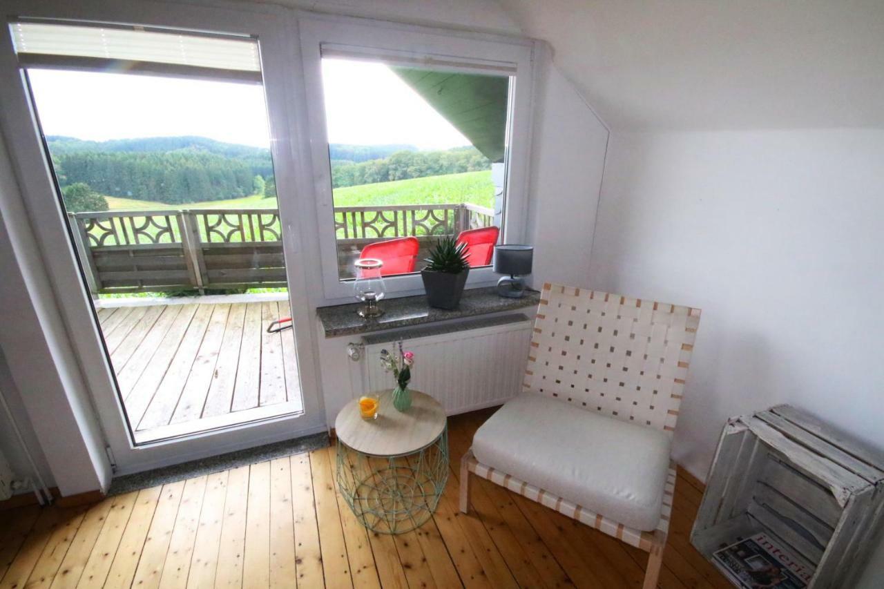 Kleines Haus Mitten In Der Natur Mit Eigener Terrasse Und Sonnenbalkon Halver Exterior foto